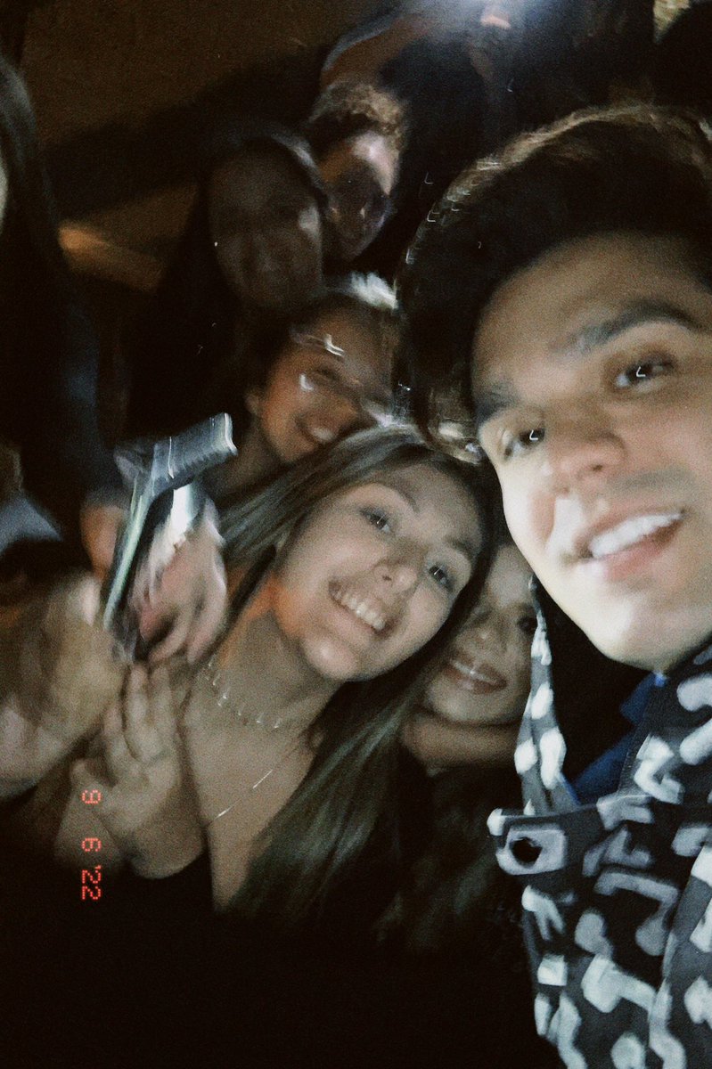 pcampistals's tweet photo. obrigada por criar memórias tão especiais em mim, te amo pra sempre @luansantana https://t.co/J9fCR53Zdn
