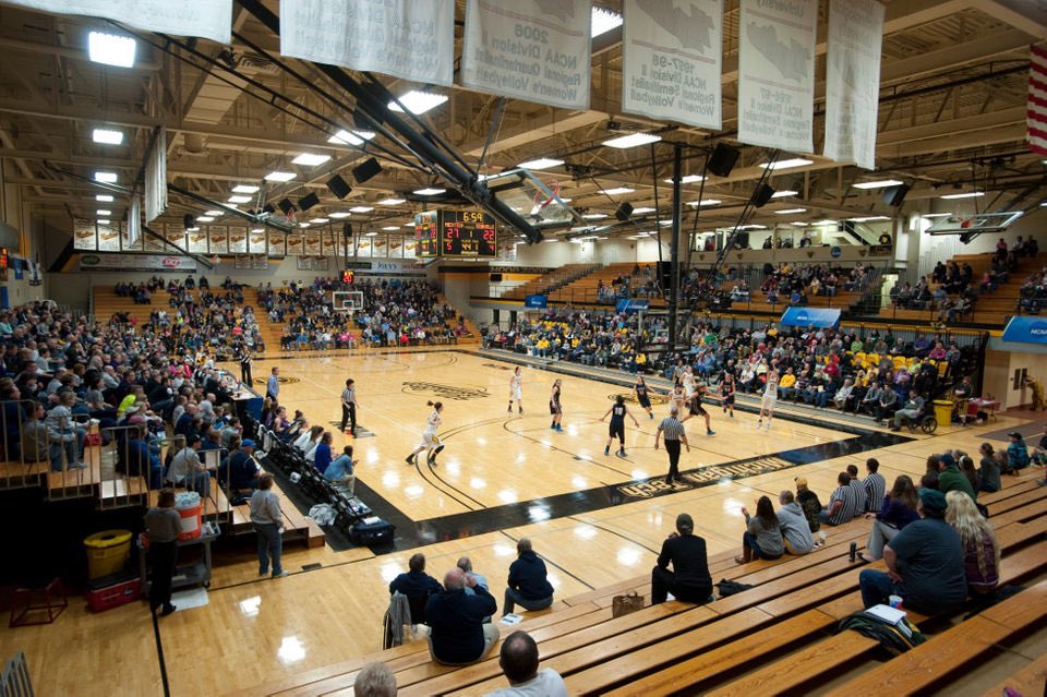 LukeHazelton2's tweet photo. I am Beyond excited to announce I have received a scholarship offer to play basketball From Michigan Tech University! Huge thank you to @CoachBits42 and @stelz05! @mtumbb https://t.co/246PNoRVwT