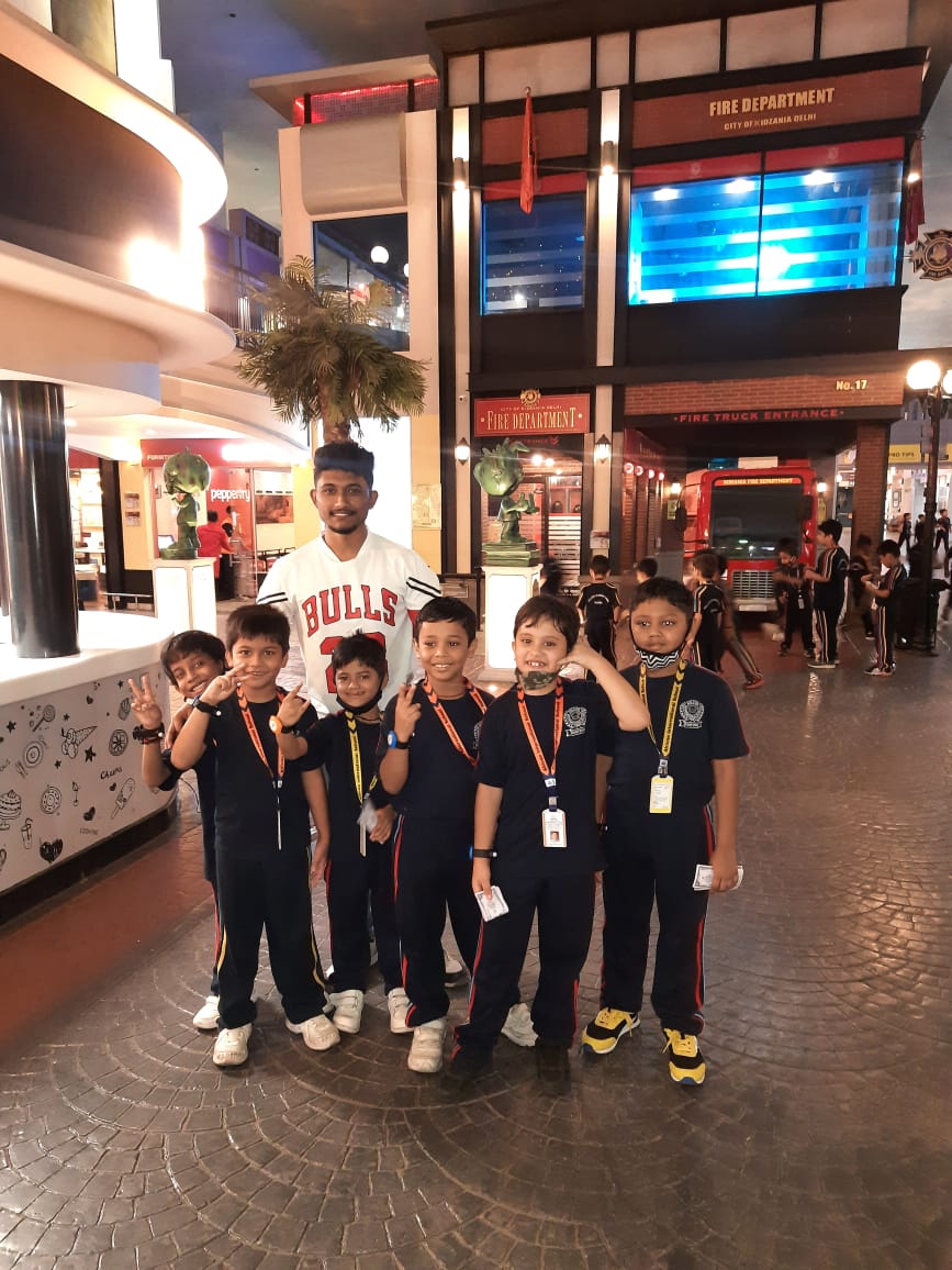 Iamankitlall's tweet photo. Young ahlconites are exploring their learning. Last day we had an amazing time of excursion at @KidZania
#exploringworld #lifeskills
#activity #SDG4
@ashokkp @y_sanjay @Kavita_hm @Shipra_Srivastv https://t.co/TYSYhajyx6