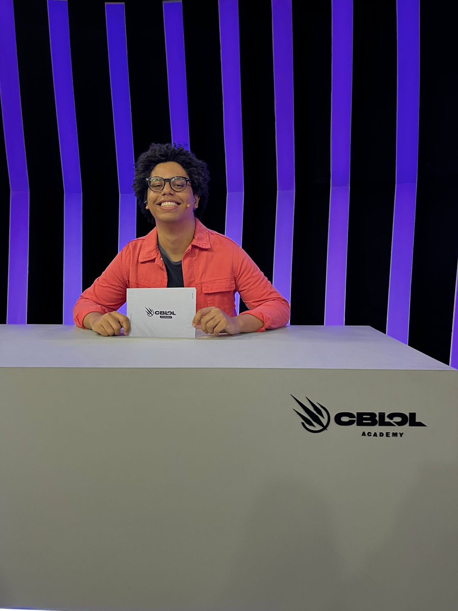 Olá, eu sou o Serê, sou Comentarista da LEC em Português pela Inygon.

Estou disponível comentar campeonatos de LOL e WR, com disponibilidade também p/outros jogos.

Aqui estão algumas das minhas experiências profissionais:
linktr.ee/Serezinho

RT's são apreciados!!!