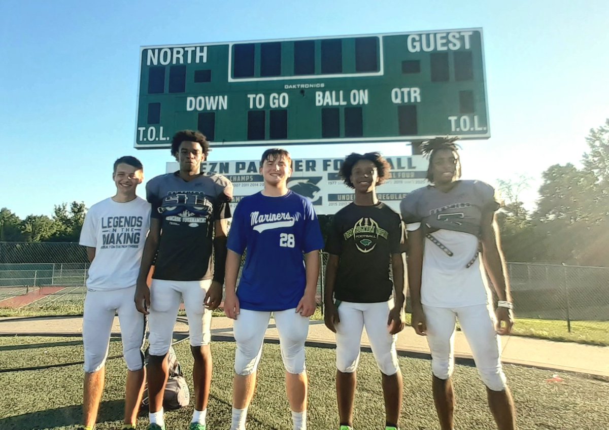 Congratulations to the newest members of our Green Team: Noah Page, Maurice Hamilton, JP Pohlman, Chaun Robinson & Antwon Friend. Great group of young men striving to be dudes worth following. #Money #LeadEmUp