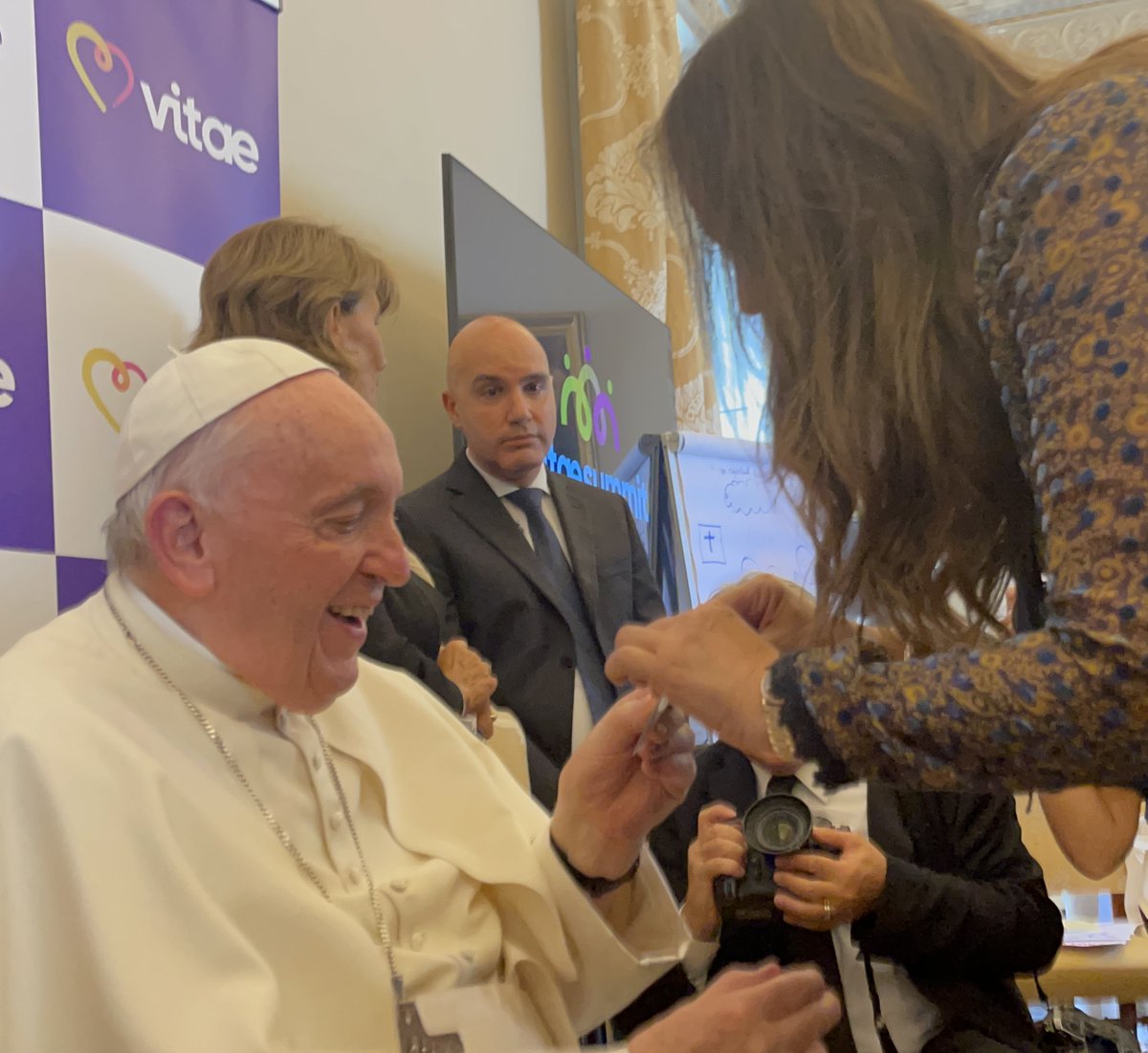 RosieRios's tweet photo. Just returned from a once-in-a-lifetime two-day experience with the Holy Father, Pope Francis @Pontifex as part of the #VitaeSummit at the Vatican, where we focused on elevating global spirituality through our respective platforms. Our world has never needed this more than now. https://t.co/oaUABTYtQb