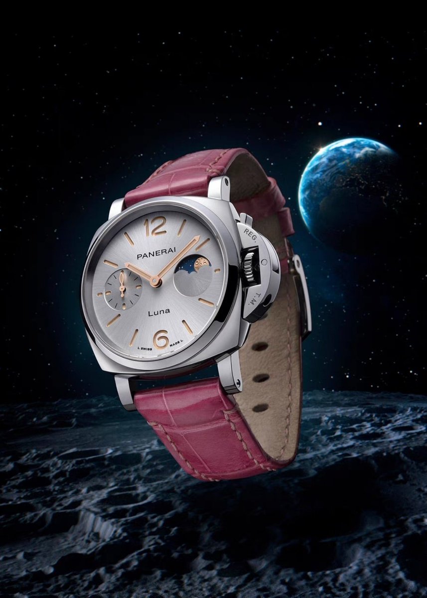 Linxinyi_cherry's tweet photo. Panerai Luminor Due Luna 
น้องราคา 68,000 หยวน (ราวๆ 364,900 บาท😆) ได้สายหนังจระเข้แท้ 2สี พร้อมรูปและลายเซ็นต์น้องเร่อปาแบบมาก่อนได้ก่อน😁 โอ้ยยยย😂 https://t.co/57xR9Ncoos