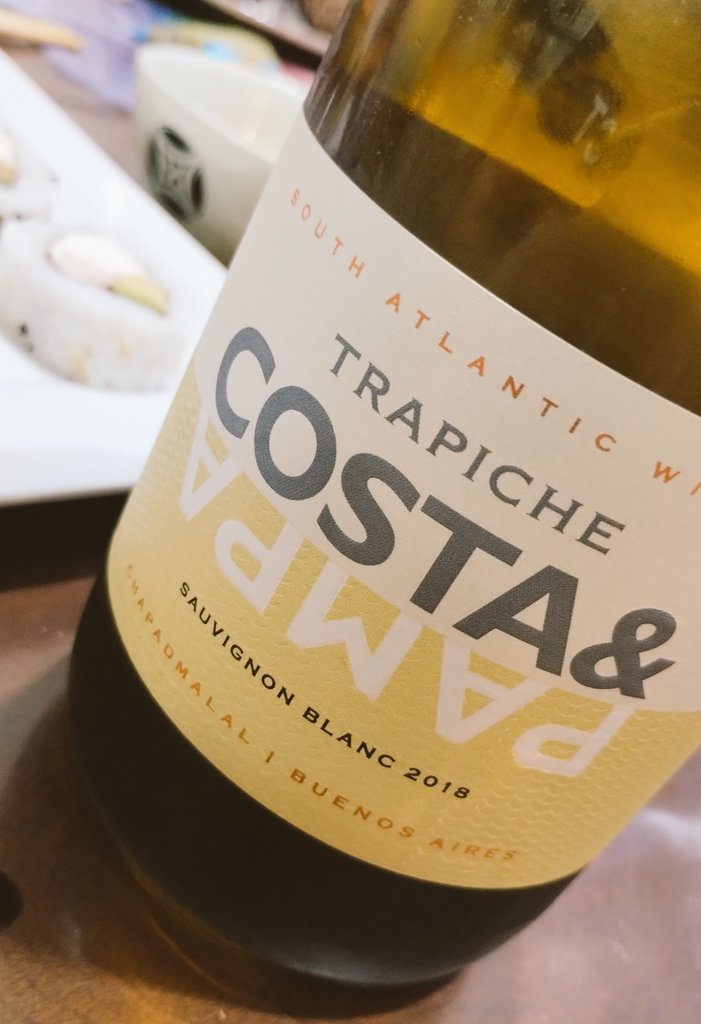 Vinarquía 🍷🍷🍷 (@vinarquia) on Twitter photo Estoy para el meme del miércoles... nada mejor que cortar la semana con un buen vino Estoy para el meme del miércoles... nada mejor que cortar la semana con un buen vino