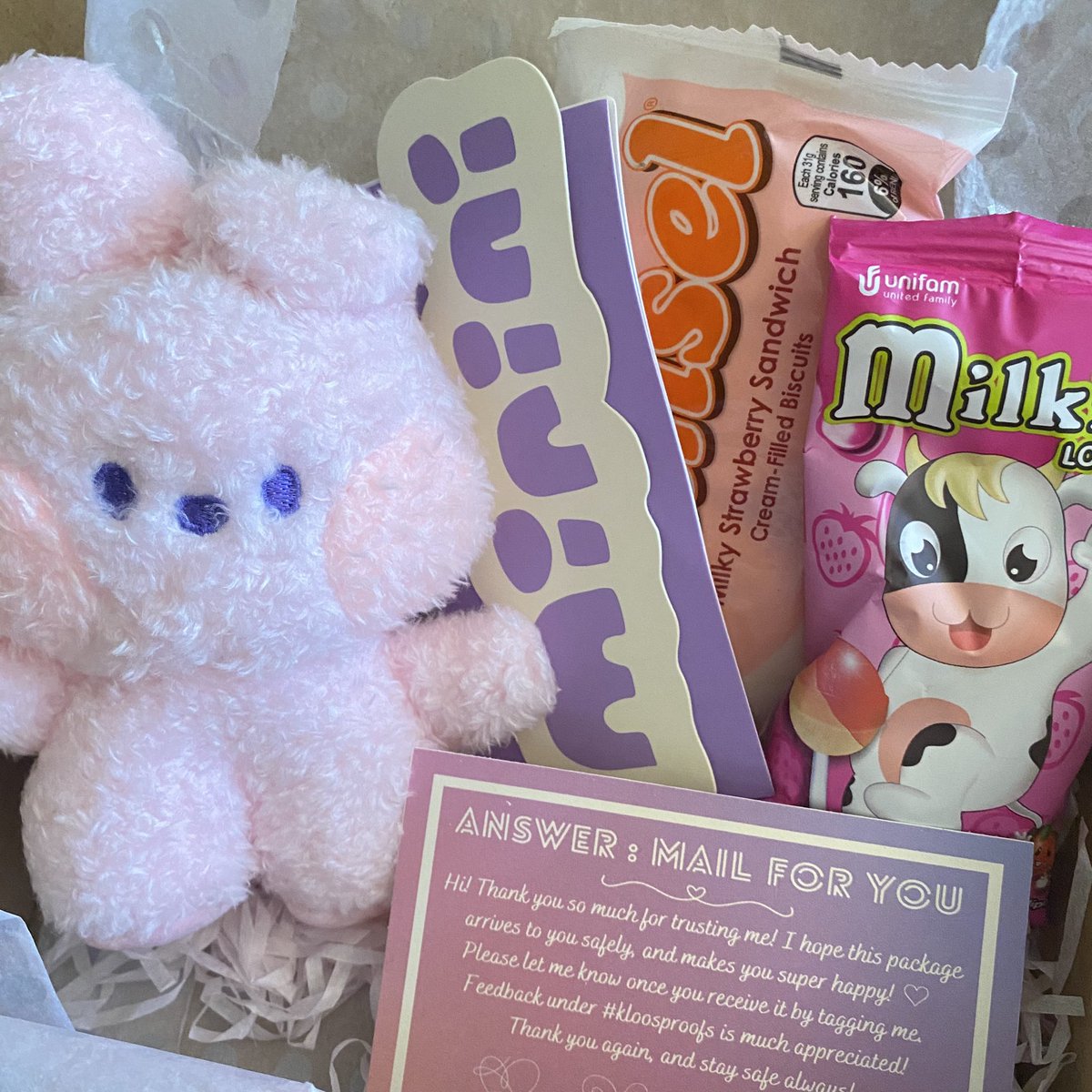 minielocket's tweet photo. 𓂃𓈒 #locketmails ♥︎

opened a happy mail from @blueskookloos!!! what a happy morning 💗

thank you for the cooky minini giveaway and additional treats ☺️ so glad na may kasama na si chimmy 🫶🏻 #kloosproofs https://t.co/6r1ijmLp3n