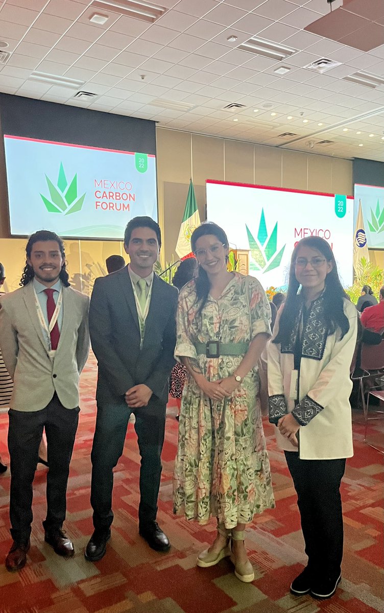 AguileraLF's tweet image. Un gusto saludar a @CamilaZepedaL durante el cierre del MEXICO CARBON FORUM 2022 🙌🏼 ¡Gracias por acompañarnos! @mexico2_pmc