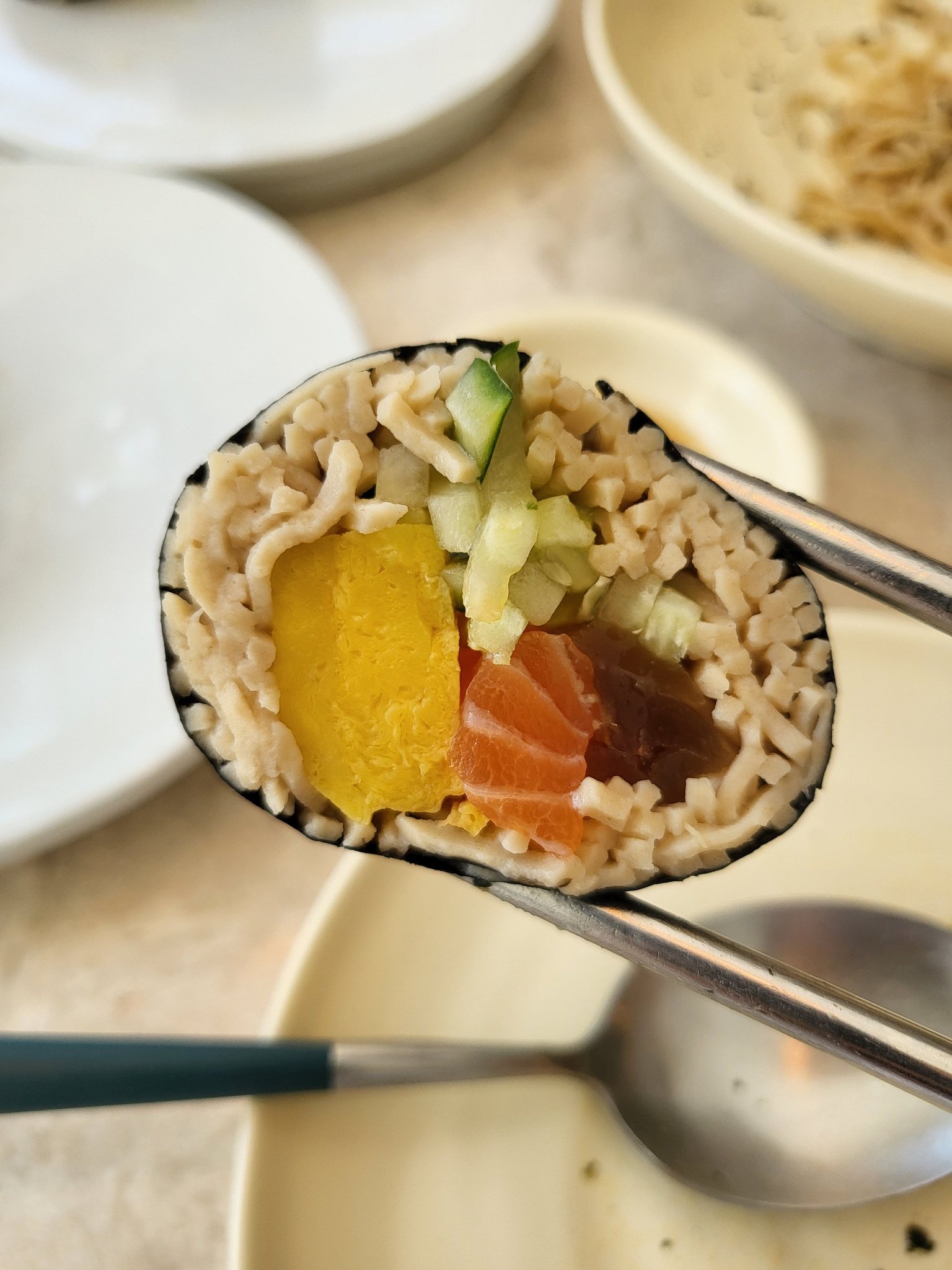 🐈‍⬛ on Twitter "220908 💭 1100 am (picture) 우히릿 힛힛 또 내 최애식당 왔오 연어 소바마끼