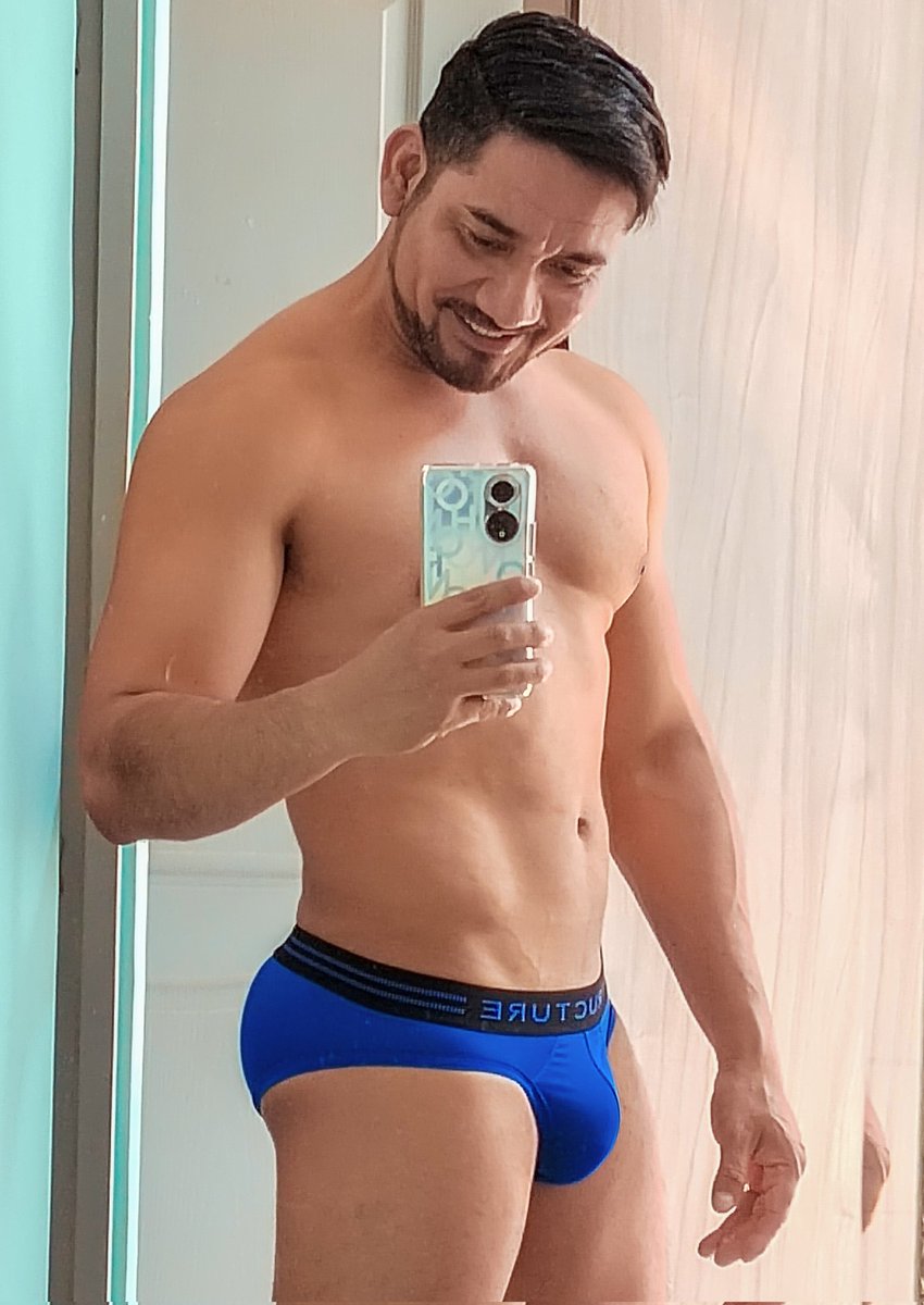 deanro41's tweet photo. Todo lo que te propongas hazlo de corazón, y que tu corazón no pare de creer en ti porque te mereces todo.💪 https://t.co/4SeGqHbAYM