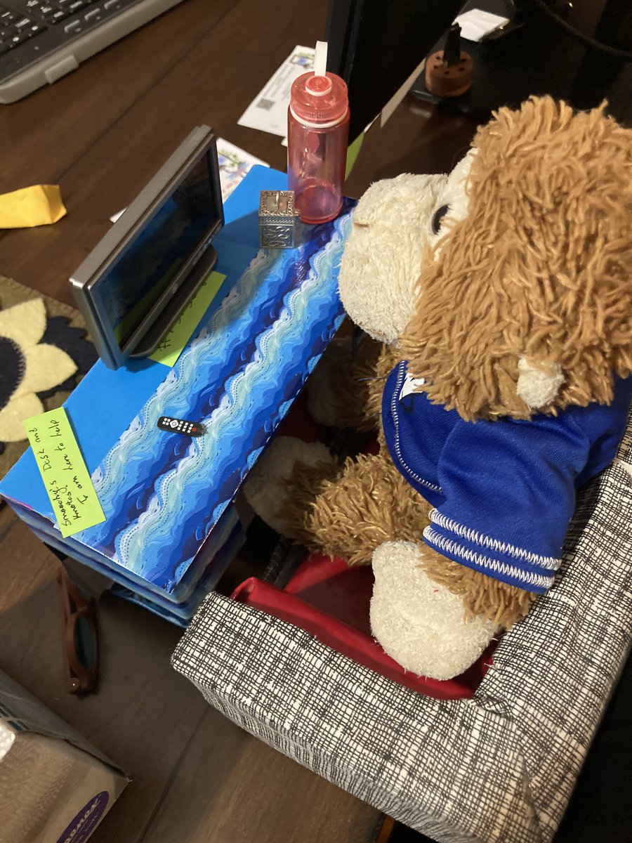 TheSmoochMonkey's tweet photo. My new computer is awesome!  The blog is up and running! https://t.co/7T089Og030