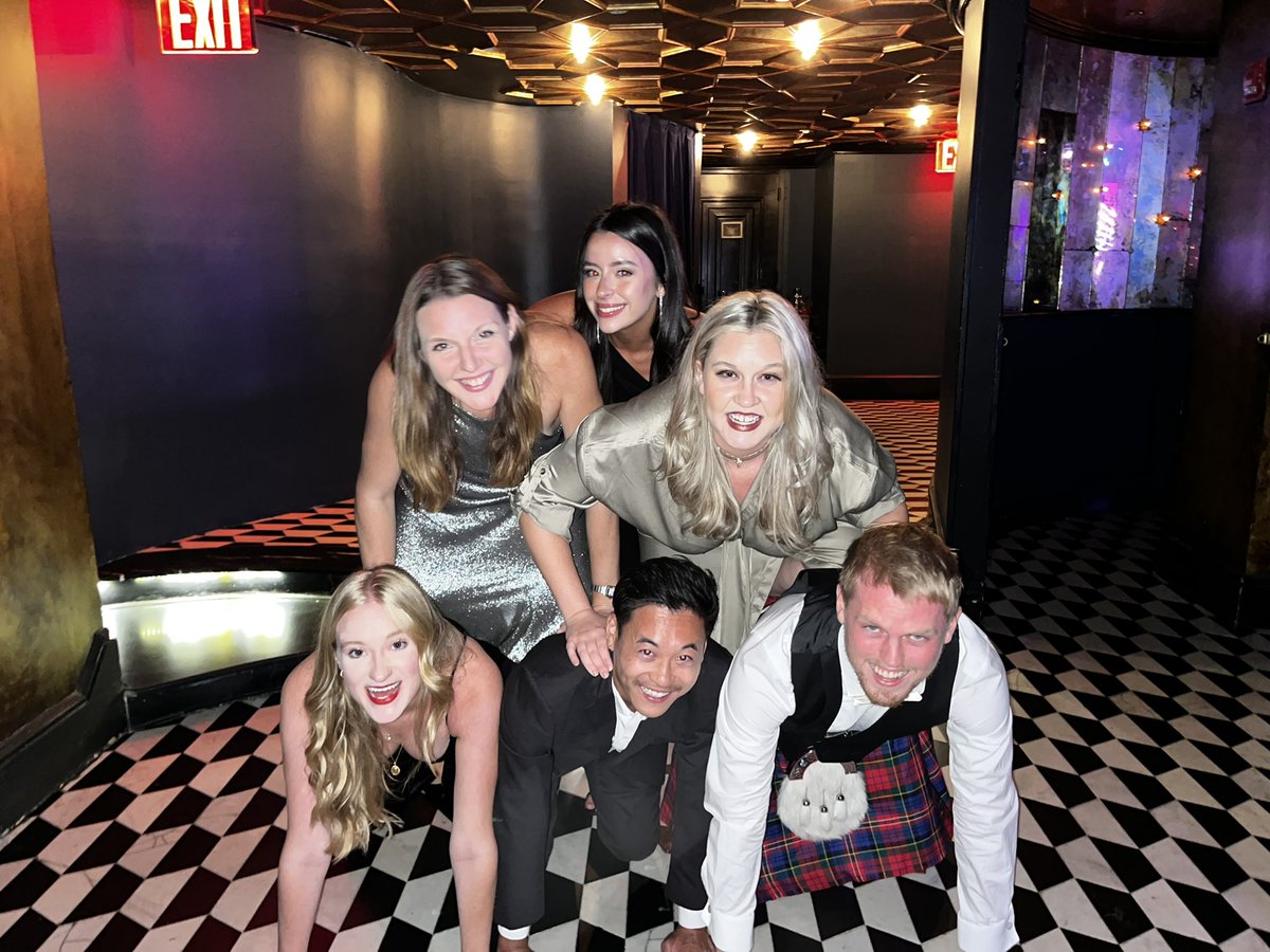 jenqj's tweet photo. It’s important to behave professionally at corporate awards #USPA22 https://t.co/u6PKGQrpRV