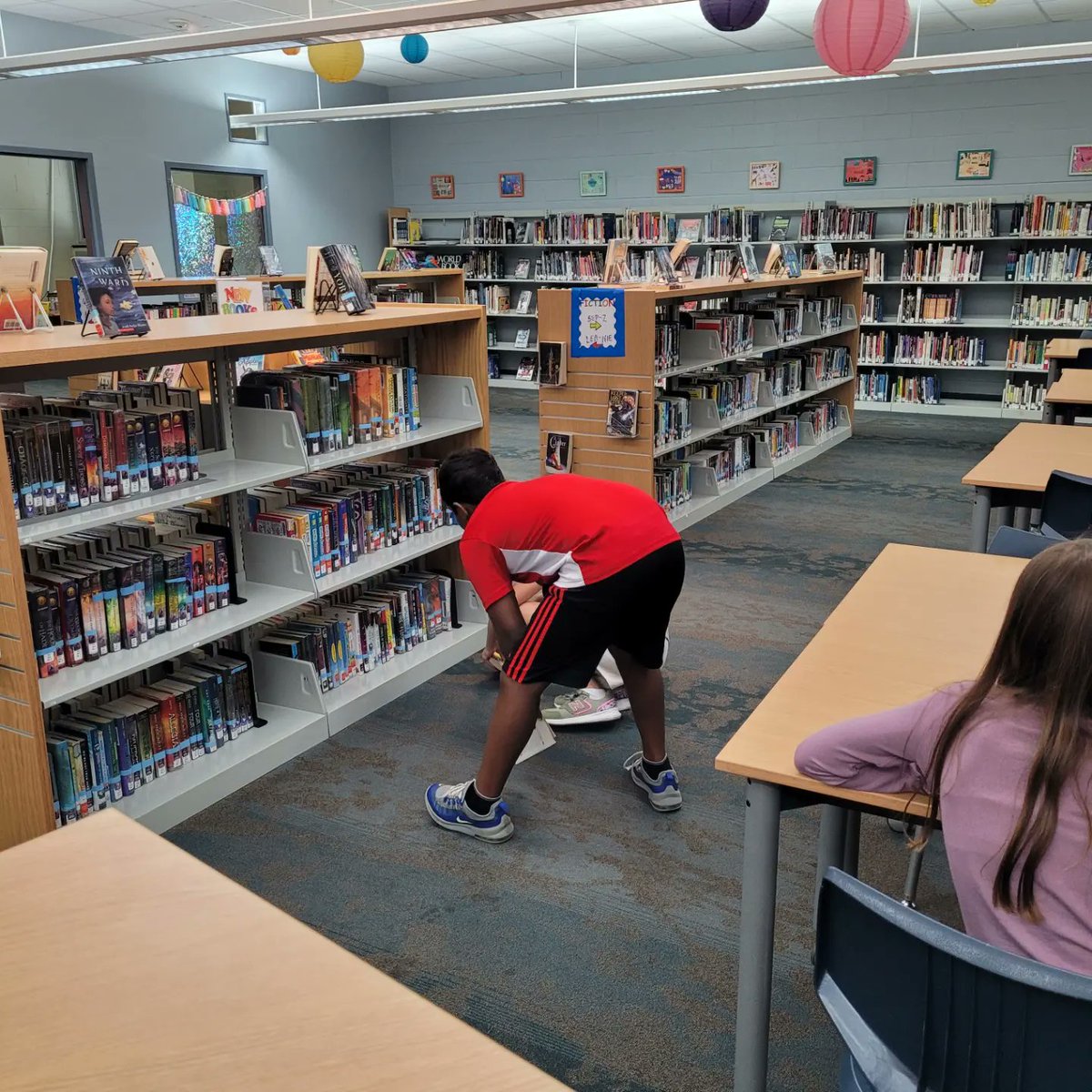 ChargersLibrary's tweet photo. A big part of our library are our Library Helpers. They make the library a wonderful place for all our students! @D10Peacock #WeAreItasca10 https://t.co/XnJveR3Oat