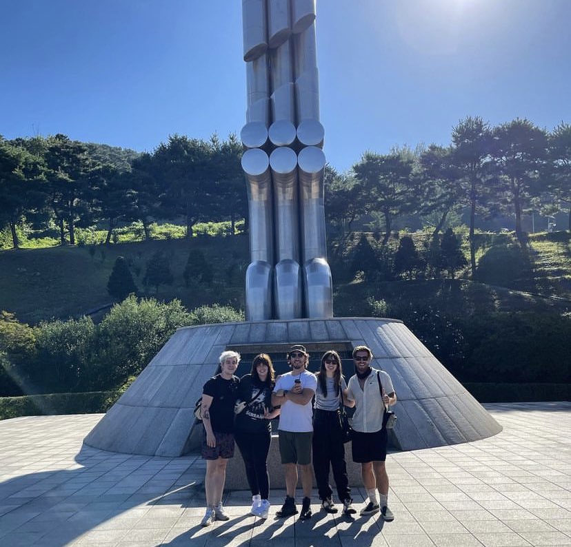 ethan, mika, mark, amy, and evan (left to right) via mark’s instagram 🫶🏻🫶🏻