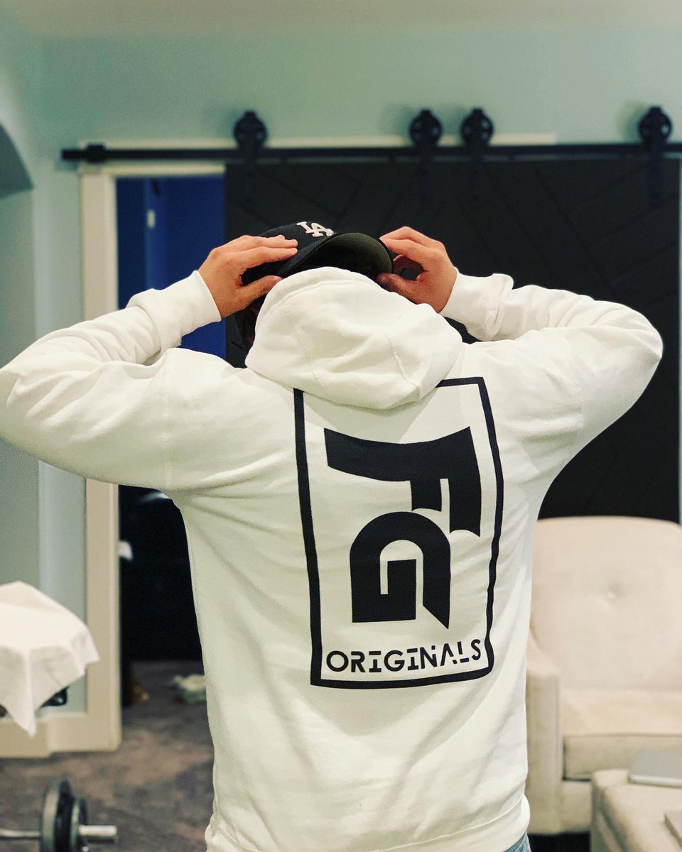 Fullergull's tweet photo. New merch! FG originals 🚀🔥

Click here ▶️ https://t.co/GYArn9ZMQN

#merch #youtube #gaming #youtuber #fallguys https://t.co/v0WTIWCvkL