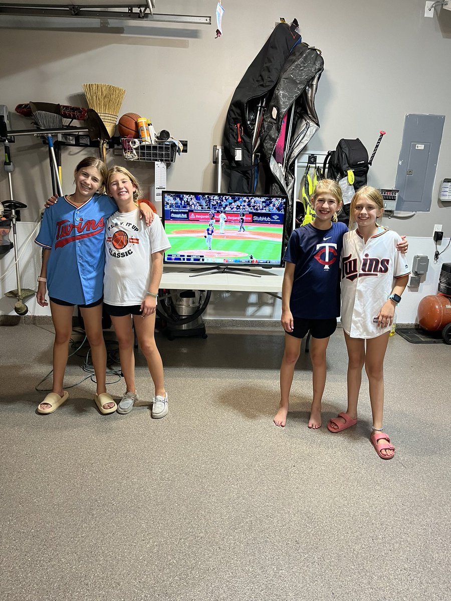 Hoping for a <a href="/Twins/">Minnesota Twins</a> win for the birthday girl!  Happy birthday Elin!!🎉🎂❤️ <a href="/JFD_63/">Jeff Peters</a>