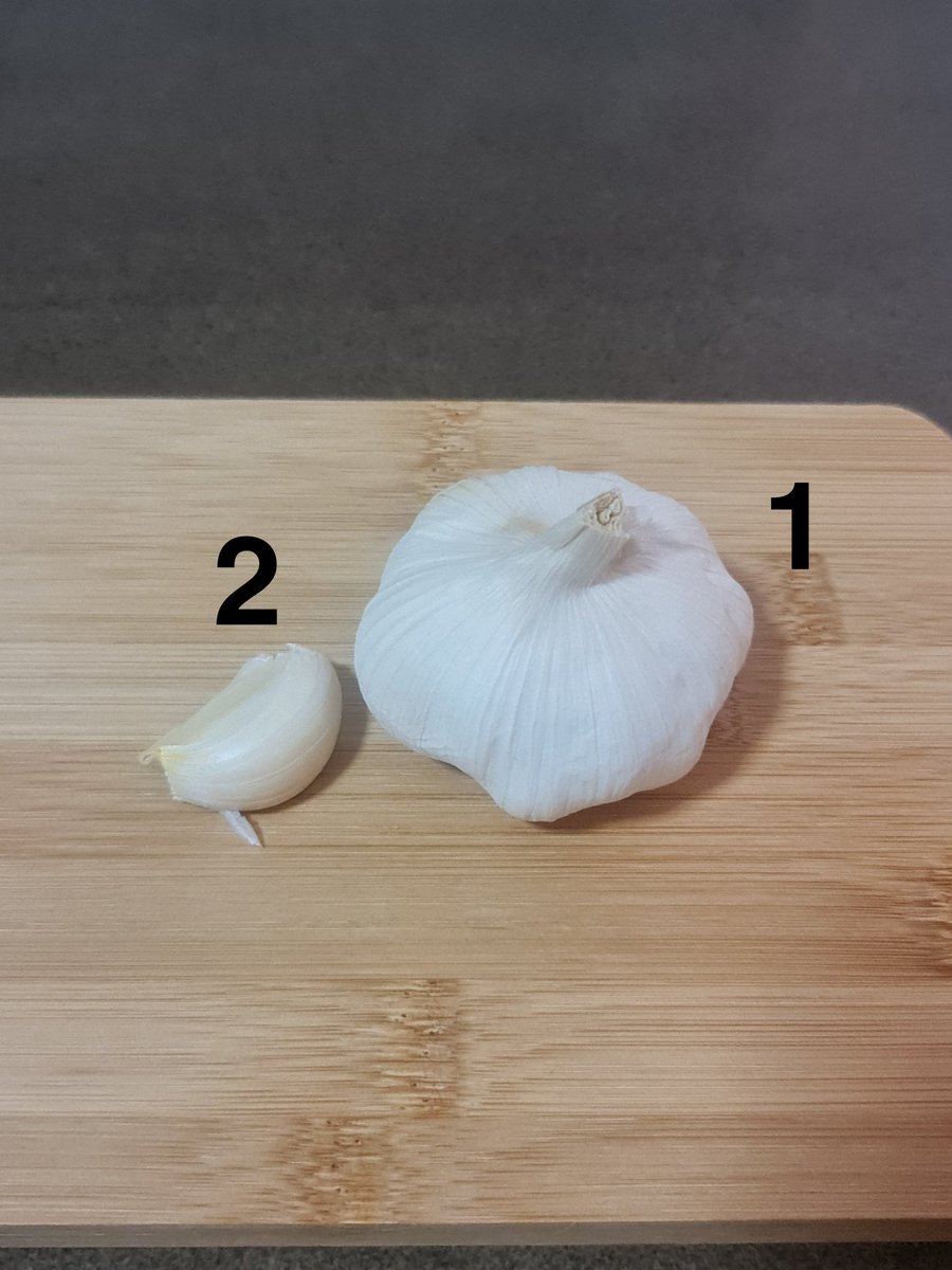 H_Bakkaniy's tweet photo. Bawang Putih Macam Mana?

Ha alang² aku dekat dapur lepas tunjuk bawang tadi, ada yang tanya bawang putih ada beza juga ke cara potong?

Ada tapi tak ketara sangat pun dan kebanyakan masa tak payah susah hati sangat.Cuma kena ingat bawang putih lagi cepat hangit, kena jaga². https://t.co/WamSfTj8bU