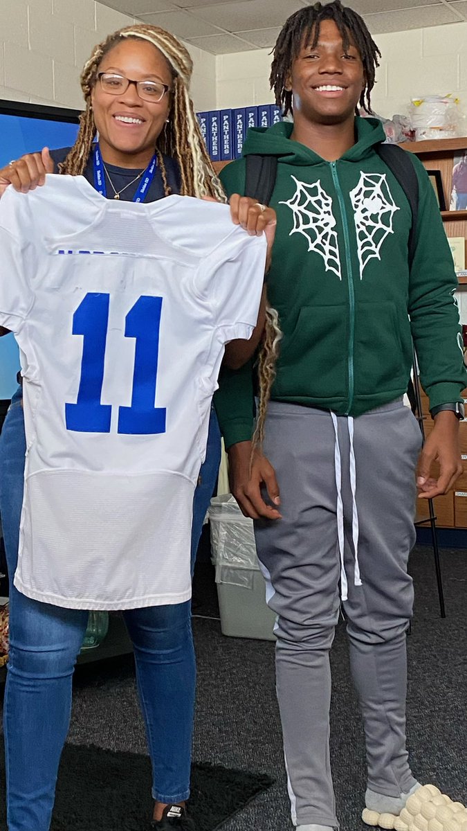 King9thFootball's tweet photo. Our players passed out Jerseys to their Panther Mentors for our first home game! The teachers were pumped!! Thank you for all you do for our Kids. #KingvsAllYall #GoPanthers #KingsLiveHere @CEKing_Football @CEKing9thCampus @CEKCoachYoung1 @CoachFitz85 https://t.co/X5GsDCDNDF