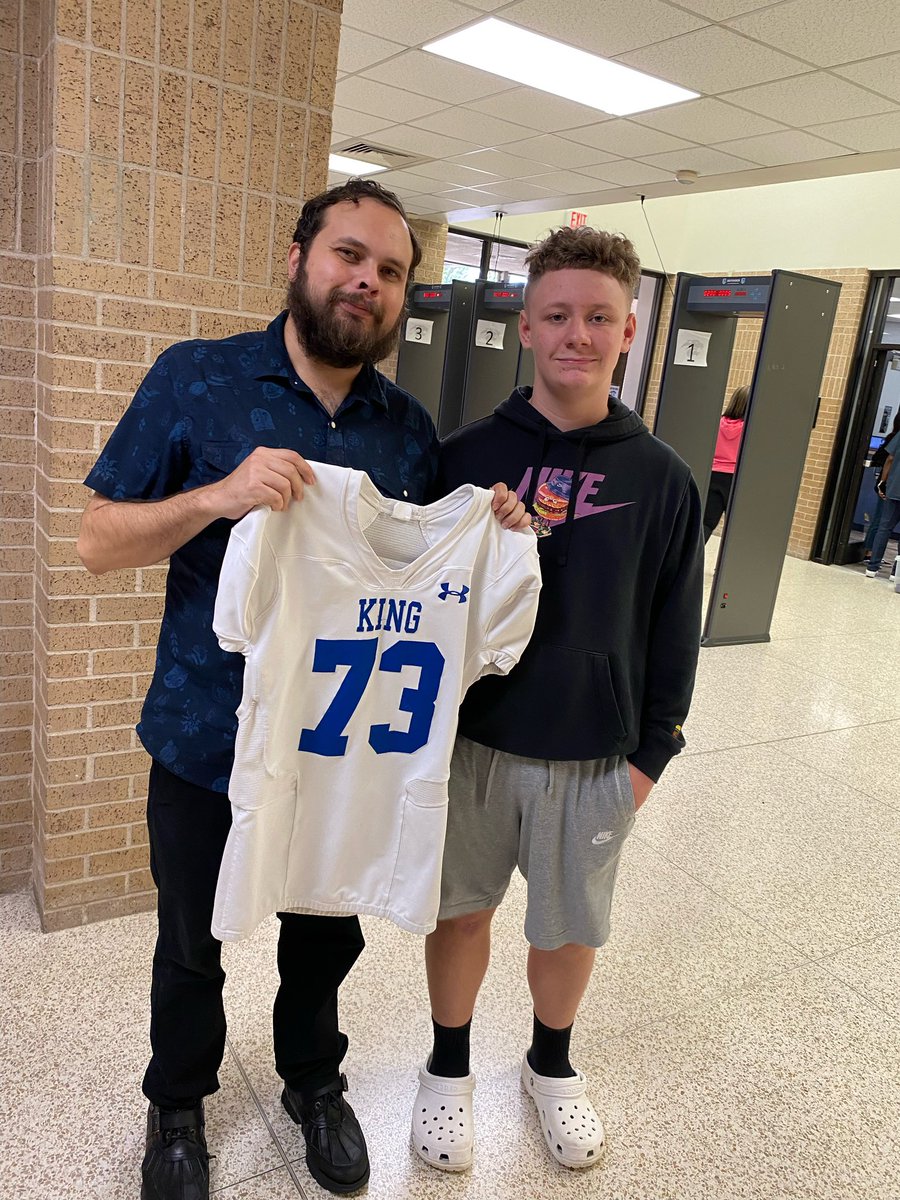 King9thFootball's tweet photo. Our players passed out Jerseys to their Panther Mentors for our first home game! The teachers were pumped!! Thank you for all you do for our Kids. #KingvsAllYall #GoPanthers #KingsLiveHere @CEKing_Football @CEKing9thCampus @CEKCoachYoung1 @CoachFitz85 https://t.co/X5GsDCDNDF