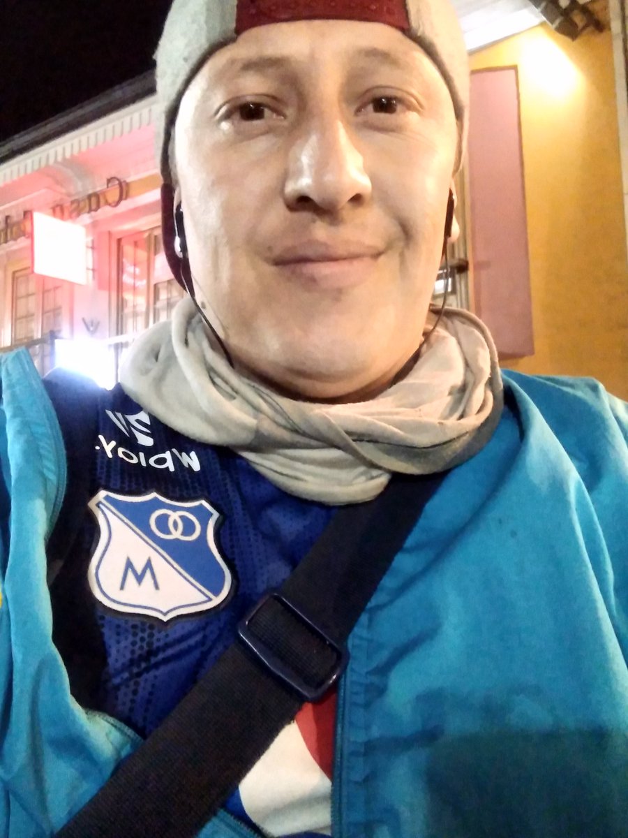 ALEJO210512's tweet photo. #LaCopaAzul ahora me toco escucharlos, por que me toco salir por obligación @MonolaoCorredor https://t.co/D973gon60b