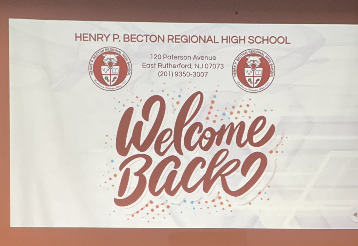 ArfaHoque's tweet photo. Last First Day of School! So excited for all the experiences this new year is going to bring! #senioryear #highschool @BectonHS https://t.co/BwI2NYdEia