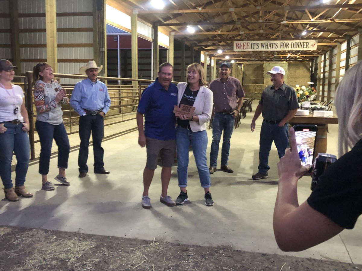 KREM2Laura's tweet photo. Celebrating #BeefCounts w/ ⁦@KREMTomSherry⁩ who was honored by #WABeef community tonight. https://t.co/lwBw3IYJOq