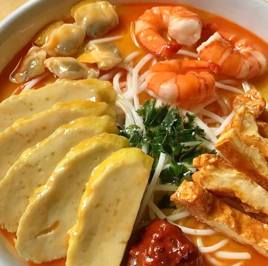 LadyCryptoo's tweet photo. Laksa is everything 😋 https://t.co/HdJNfSjiak