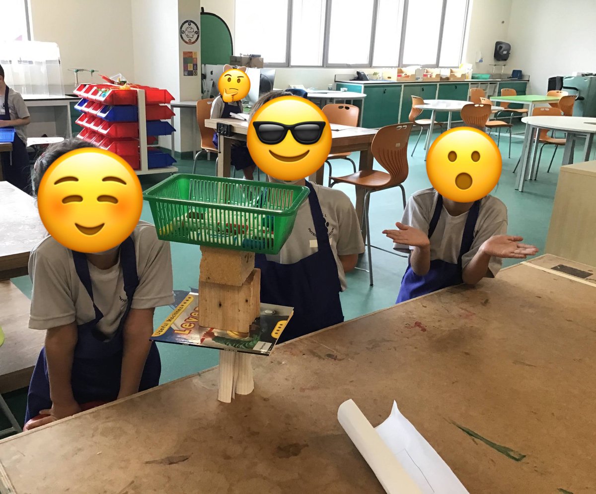 stevekatz's tweet photo. Lots of #fun and #learning in the #makerspace this week! #designthinking #ISKLproud https://t.co/oxqq2H4chP