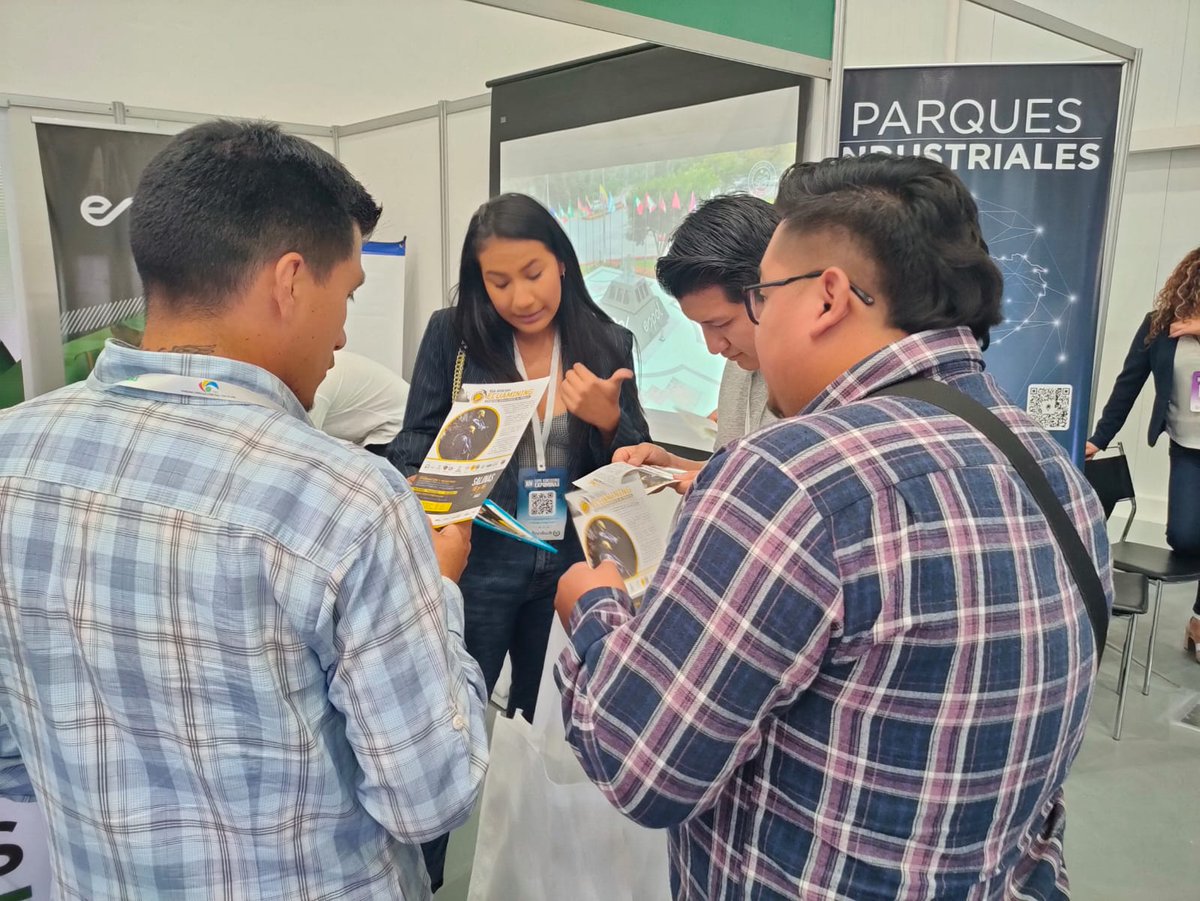AAPGESPOL's tweet photo. AAPG ESPOL, junto con la @aefict  y los demás capítulos estudiantiles de la Facultad de Ciencias de la Tierra, tuvieron el honor de ser invitados a formar parte de dicho evento, en el cual se reunieron las principales empresas y proveedores mineros nacionales e internacionales. https://t.co/AR1MU2kMCf