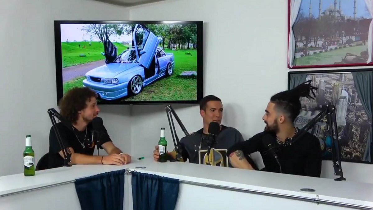 gherrerav2's tweet photo. @SimIntegrado @jpaguayb en la actualidad el podcast cuenta con mucha popularidad a nivel mundial además de que los temas para abordar son muy extensos dependiendo del público al que se quiere llegar, muchos creadores de contenido han optado por esta manera para llegar a la gente y conectar con sus fans https://t.co/nSqbI3DMuQ