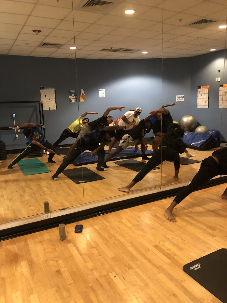 BetaPhi1938's tweet photo. Thank you to everyone who came out to “Pharaohs’ Meditation” and got a chance to relax with us!!

🧘🏾 Based on your overwhelming support, be on the look out for more yoga sessions to come 🦧 #WeShallTranscendAll

#BuildingtheYard w/ @NPHC_DU https://t.co/UoB6oWBu03