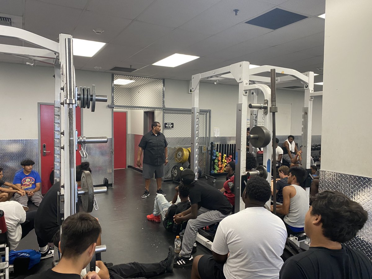 Rancho Verde Football (@ranchoverdefb) on Twitter photo <a href="/RanchoVerdeFB/">Rancho Verde Football</a> truly appreciates <a href="/KiyoshiHarris/">Coach Kiyoshi Harris</a> taking the time to speak to our team today! Thanks Coach! <a href="/TheRVathletics/">Rancho Verde Athletics</a> <a href="/Coach_EZo/">Coach Zo</a> <a href="/RanchoVerdeFB/">Rancho Verde Football</a> truly appreciates <a href="/KiyoshiHarris/">Coach Kiyoshi Harris</a> taking the time to speak to our team today! Thanks Coach! <a href="/TheRVathletics/">Rancho Verde Athletics</a> <a href="/Coach_EZo/">Coach Zo</a>