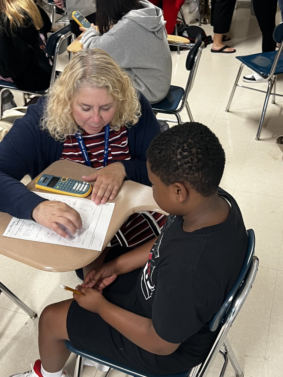 lisacoons10's tweet photo. So glad to see #TNALLCorps launched in middle schools in Knox Co TN @DrLizNorton 🎉🎉. Great work #accelerateTN in middle grade math‼️ @TNedu https://t.co/EFIfXvPtmC