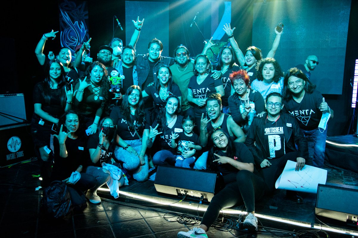 ArtLoboD's tweet photo. Recuerdo del pase a la final de #musicadebarrio. @Capital_21 @MENTAdoTwit 

#mentarock #teammentarock https://t.co/eCxv19q1eY