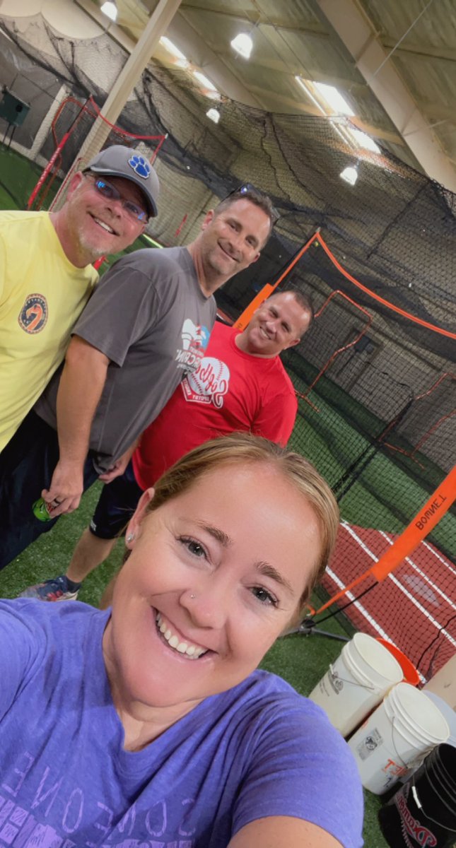 🤩 feel so excited &amp; proud! 4 months ago I decided I deserved to invest in myself &amp; find me! Not chasing ego, not chasing 💰 &amp; in competition w/NO ☝🏼!

100% 🔒 into what sets my soul on 🔥, surrounded by honest friends w/the same mindset as me! Kids &amp; community 🥇! #BElieveinYOU