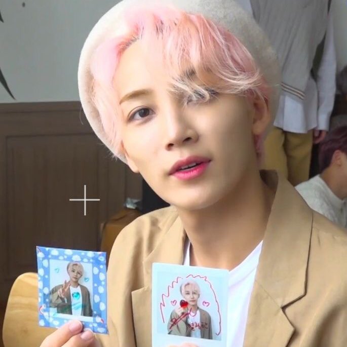 yjhdaiIy's tweet photo. jeonghan as sylvanian families https://t.co/ZEL9OUIjlg