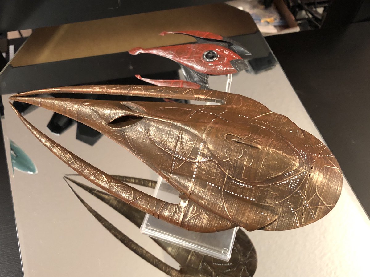 GeekToyLove's tweet photo. Completed the Moya/Talyn set tonight. 3D printed at approximately 1/5500 scale, Moya in PLA, Talyn in resin, using X-Wing bases and pegs for stands.
#2022Commissions #GeekDen https://t.co/TKa3Mcrec3