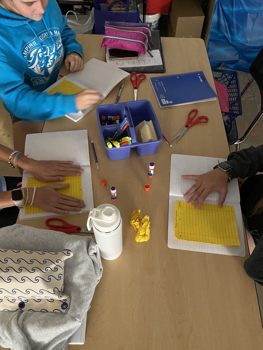 MsSegura109's tweet photo. Room 401 is ready to WRITE with our  Interactive Writing Notebooks! Thank you to our Curriculum Department for our writing supplies, we appreciate it all! @ChristineBald18 @MeaganGibson89 &amp; CourtneyLowell @WilkinsJH1 @ISD109 https://t.co/V5nrQc1d0U