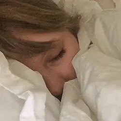 contrarianshit's tweet photo. swifties rn:               taylor rn, probably: https://t.co/6xZowjz9Gi