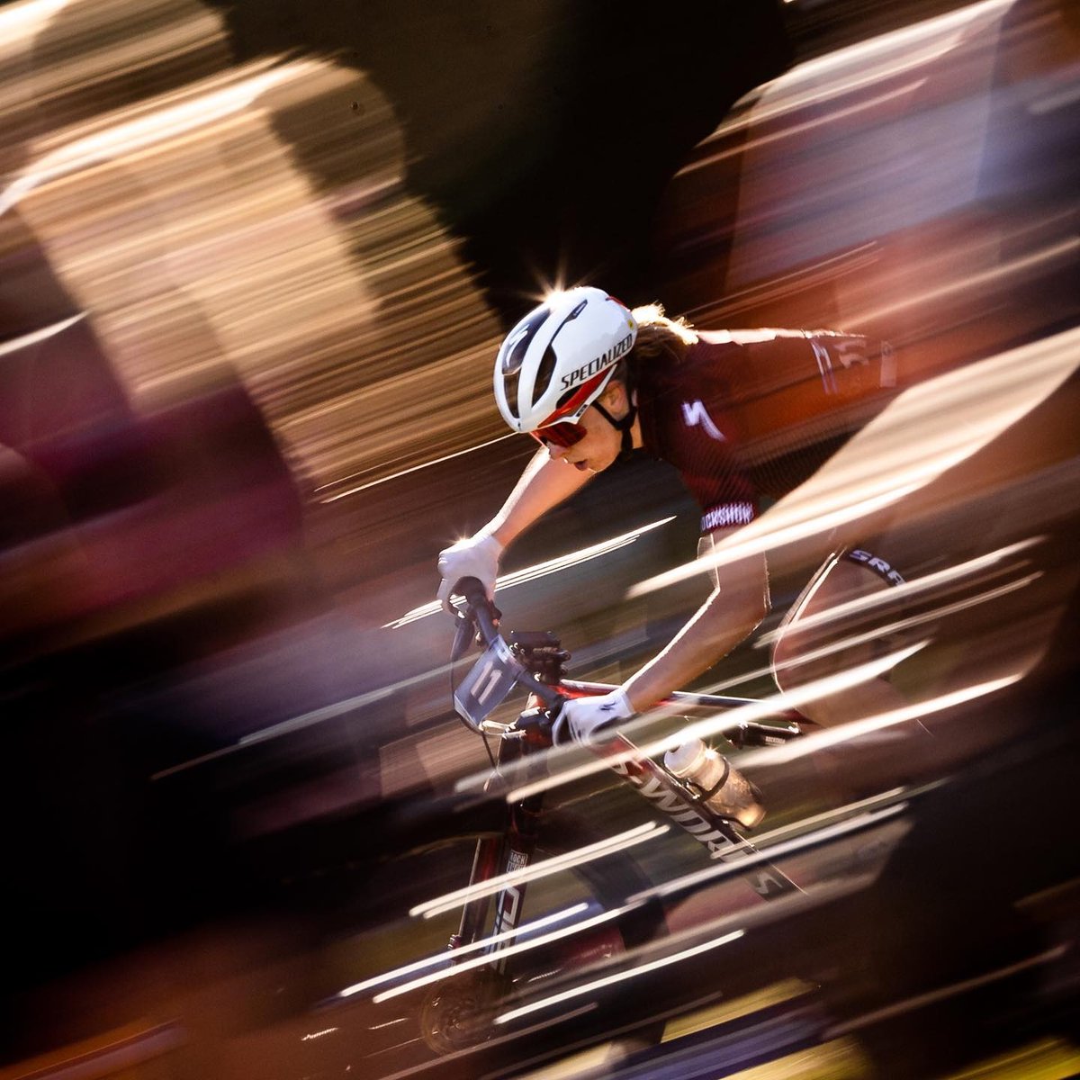 The fastest choice for both road AND XC racing!

The most aero helmet in the bunch now breathes better. The S-Works Evade 3 was reinvented from the inside out to cool better, for you to go faster. 

Photo: michalcervenyphoto ( #📷 @specializedza )