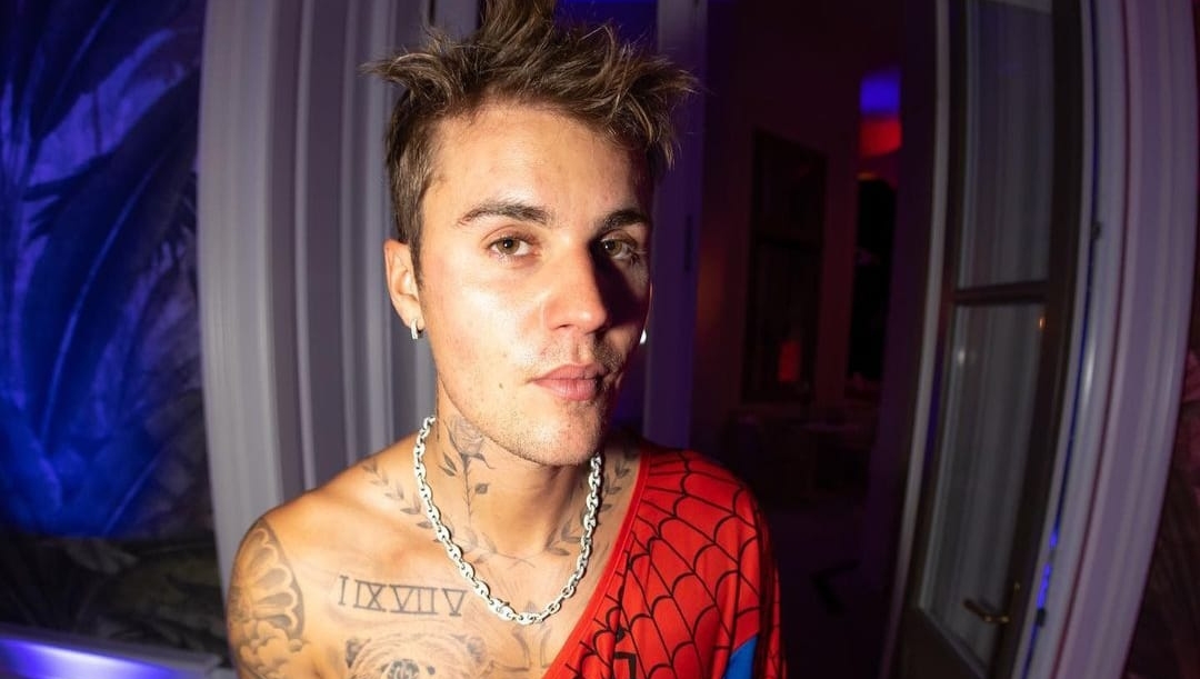 Telemundo's tweet photo. #JustinBieber cancela su gira mundial tras lidiar con el síndrome de Ramsay Hunt 😳🌎 Vía @hoydia (📸 #rorykramer) 👉https://t.co/0kYlJHGinO
#Famosos https://t.co/VLwRpqez0H