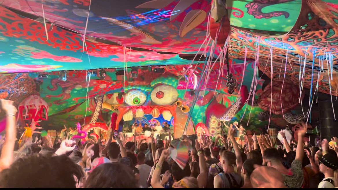 Harry_H2001's tweet photo. WOW💚 @arcmusicfest What an incredible weekend! Thank you sooo much! So glad to have been back for the second year and looking forward to being back on the dance floor in 2023🥳 https://t.co/Pw6RHU2afO
