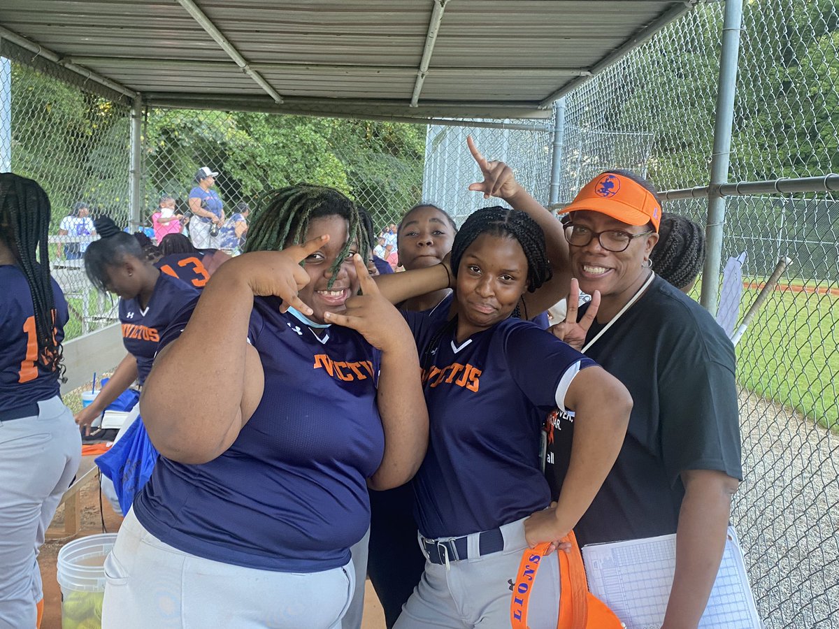 Quinn_B1's tweet photo. Lady Lions #ROARED!!! Bringing in another #WIN Congratulations ladies….Kudos to Coach Miller & Coach Que!! #wedothis @JLewisInvictus https://t.co/vyRI7zd1Z7