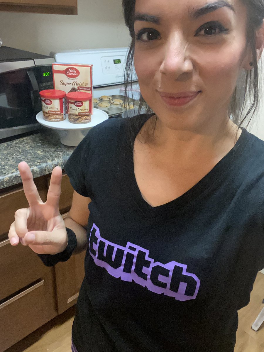 Have you missed me?! 
I’m back and in the kitchen to celebrate a couple things! 🥳 
Join me? twitch.tv/iMPishThing