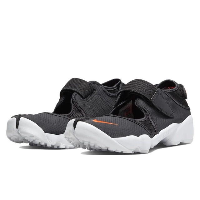 FaturPatu's tweet photo. Saya menjual Wmns Air Rift Breathe Black... seharga Rp. Dapatkan di Shopee sekarang! https://t.co/BC3q5A19uW #ShopeeID https://t.co/JQWkTJQOuY