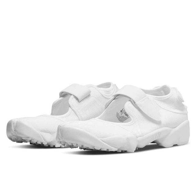 FaturPatu's tweet photo. Saya menjual Wmns Air Rift Breathe White... seharga Rp. Dapatkan di Shopee sekarang! https://t.co/e9VeoIjClr #ShopeeID https://t.co/vn9ieQ3eRd