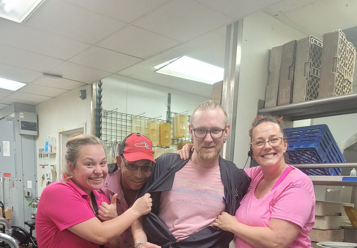 byefelicia929's tweet photo. Pink power for #BARBARITA here @chilis moore! We make pink look #moorebetter!!!!!! #Barbzday @EugeneFunnyMan @amanda3mckinney https://t.co/CVRQGF4eaW