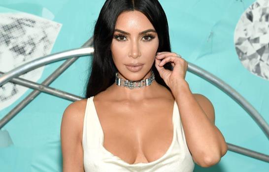 DiarioLibre's tweet photo. 🎤| #FarándulaDL | Kim Kardashian lanza firma de inversiones
🔗https://t.co/dOaT2Povdm
#DiarioLibre #RevistaDL #KimKardashian #Firmaa #Inversiones https://t.co/5AopVXLWU6