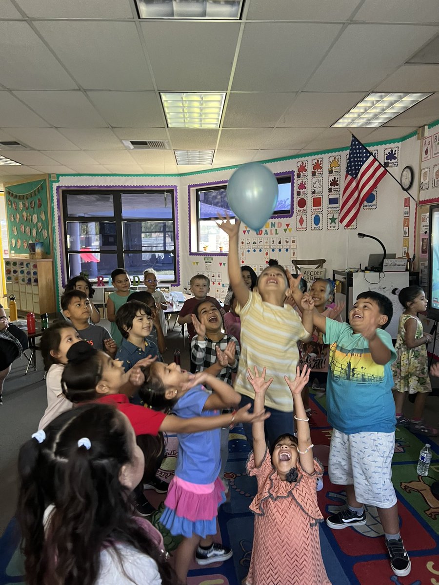 Look at those smiles during our P2 activity for the character trait TEAMWORK . The kindergarteners had so much fun keeping the balloon off the ground by using the help of teamwork. #GoLeopards #positivityinaction <a href="/loudonleopards/">Loudon Elementary School</a>