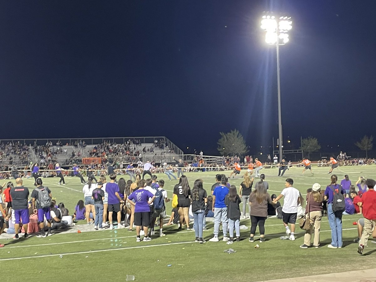ashleyhernande_'s tweet photo. Congrats to the football team for almost beating the admin team! 😂 @24esther7_EHS @vthoma02_EHS @Desigo13 @gbrasg @Eastlake_HS @EastlakeStuCo  #teamSISD https://t.co/63wlYDht2U