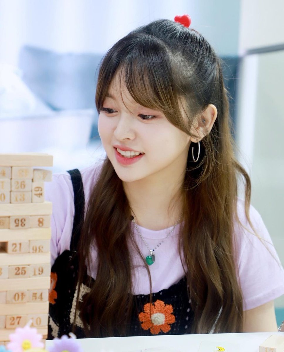 abalusol's tweet photo. ⚠️⚠️

GGA Entertainment (agencia a la que pertenece Eseo y Yuuri) tiene planes de debutar a un grupo de chicas. Dicho grupo estará conformado de entre 5 a 7 miembros y su fecha de debut estimada es en la segunda mitad del 2023 

¿Creen que Eseo y Yuuri debuten en este grupo? 👀 https://t.co/RrBO91CKU0