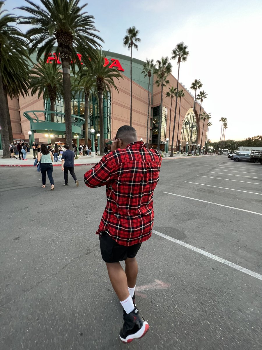 rbagley_'s tweet photo. damn. i’m 23 😂 https://t.co/QTtZmtOG7v